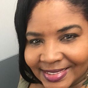 Meet your Posher, Maxine